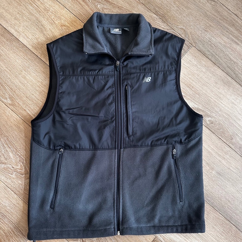 New Balance Mens Full Zip Fleece Vest Black Mixed Media Hybrid Size M RN130893